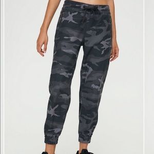 Grey camo aritzia joggers